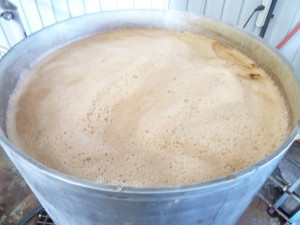 The smell that comes off a wort with this percentage of dark malt is pretty hypnotic.